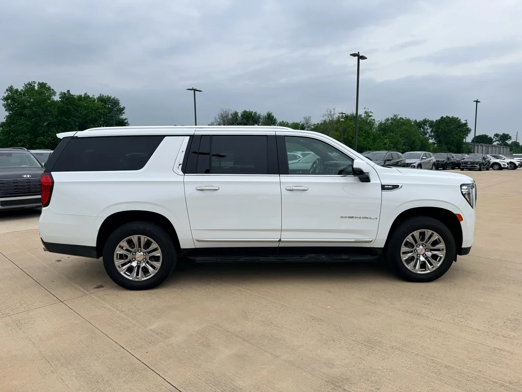 Used 2021 Summit White GMC Denali image 4