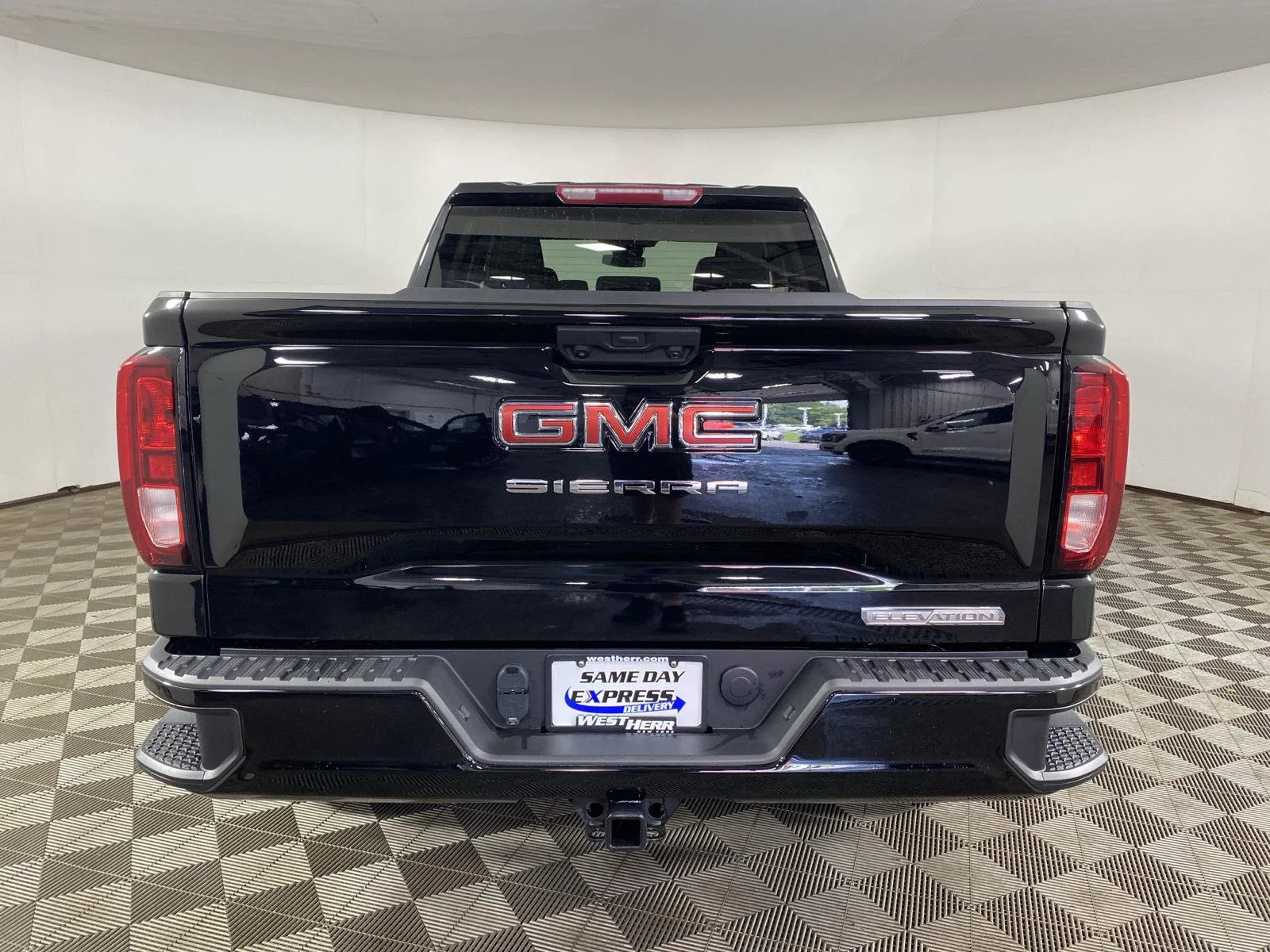 Used 2024 Onyx Black GMC Elevation image 6