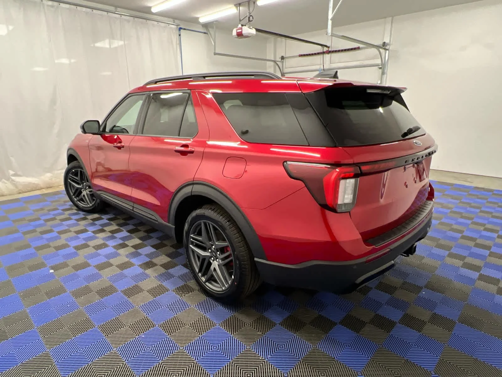 New 2026 Rapid Red Metallic Tinted Clearcoat Ford ST-Line image 4