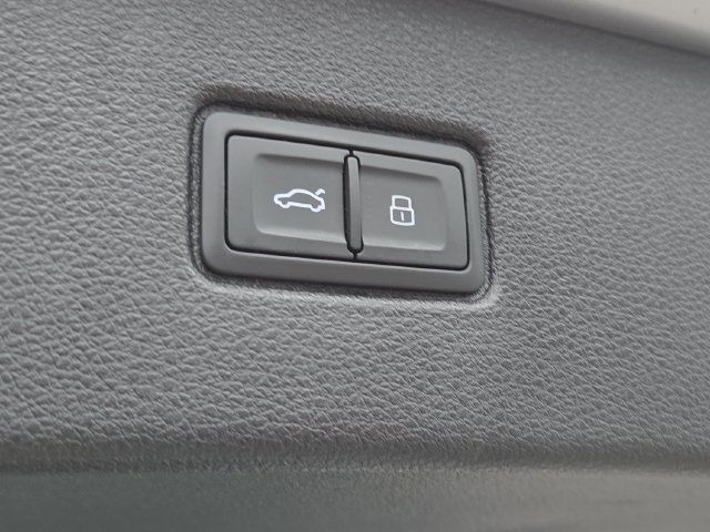 Used 2022 Silver Audi 55 Premium Plus image 17