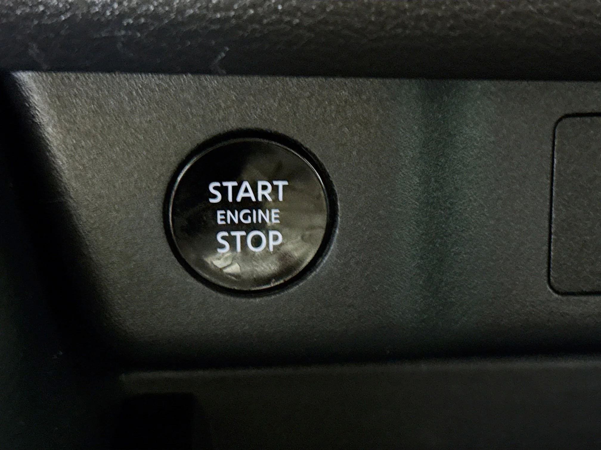 Used 2024 Everest White Pearl Nissan SV image 17