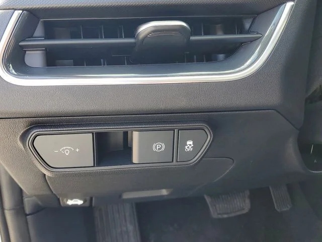 New 2025 Snow White Pearl Kia EX image 10