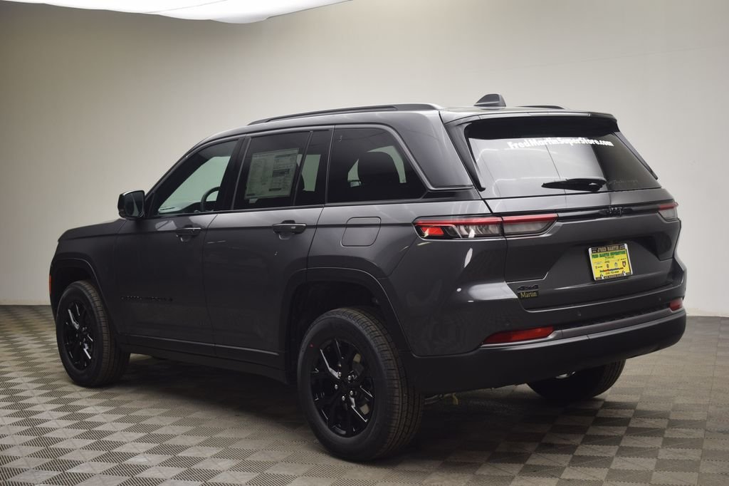 New 2026 Baltic Gray Metallic Clear-Coat Exterior Paint Jeep Altitude image 12
