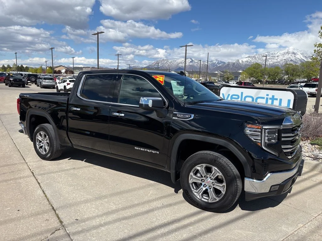2024 GMC Sierra 4WD Crew Cab Short Box SLT's photo
