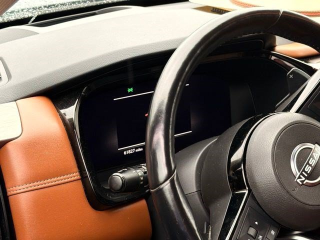 Used 2022 Solid Gray/Super Black Nissan Platinum image 8