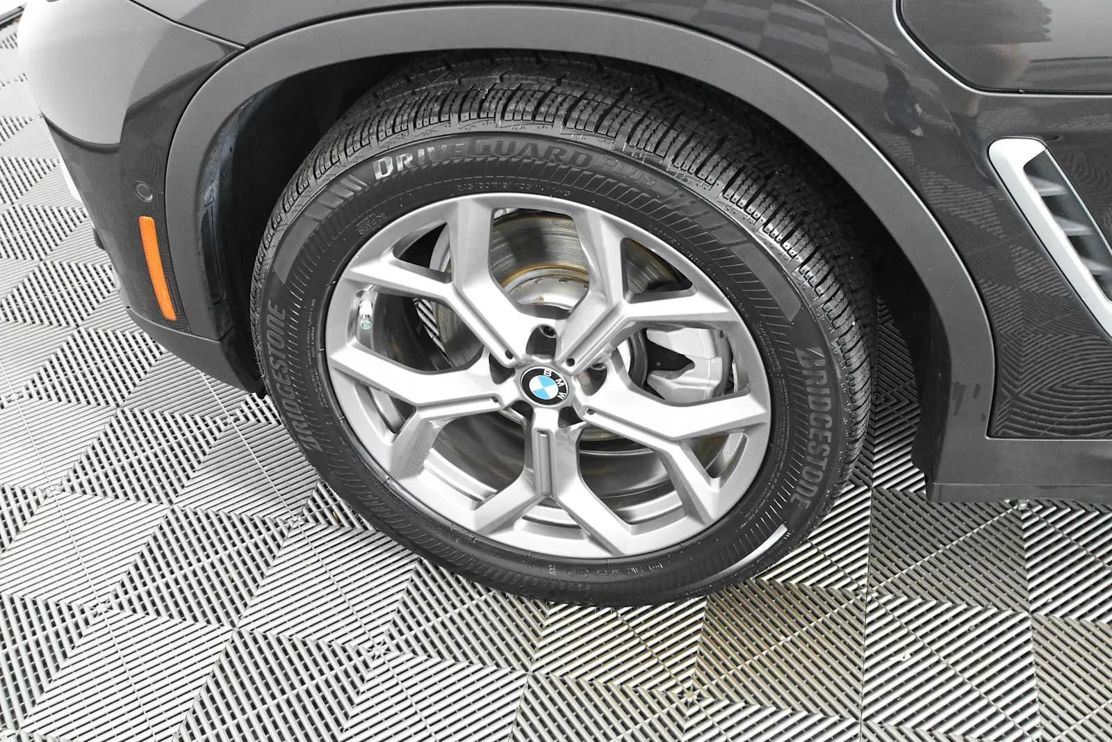 Used 2021 Dark Graphite Metallic BMW xDrive30e image 34