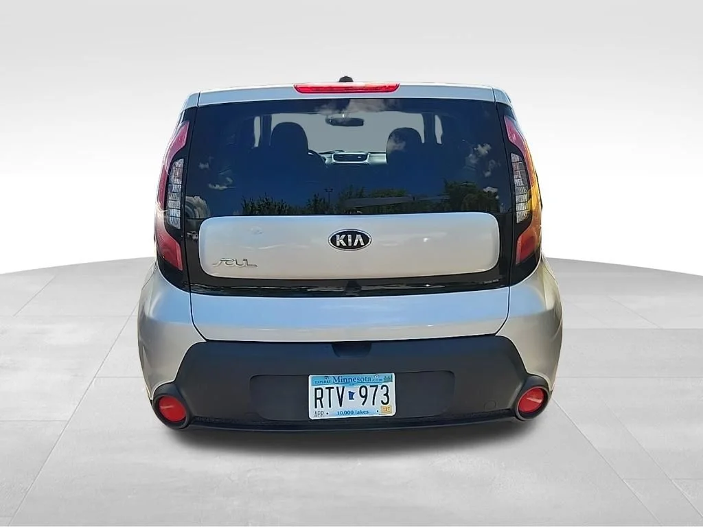 Used 2014 Silver Kia Base image 4