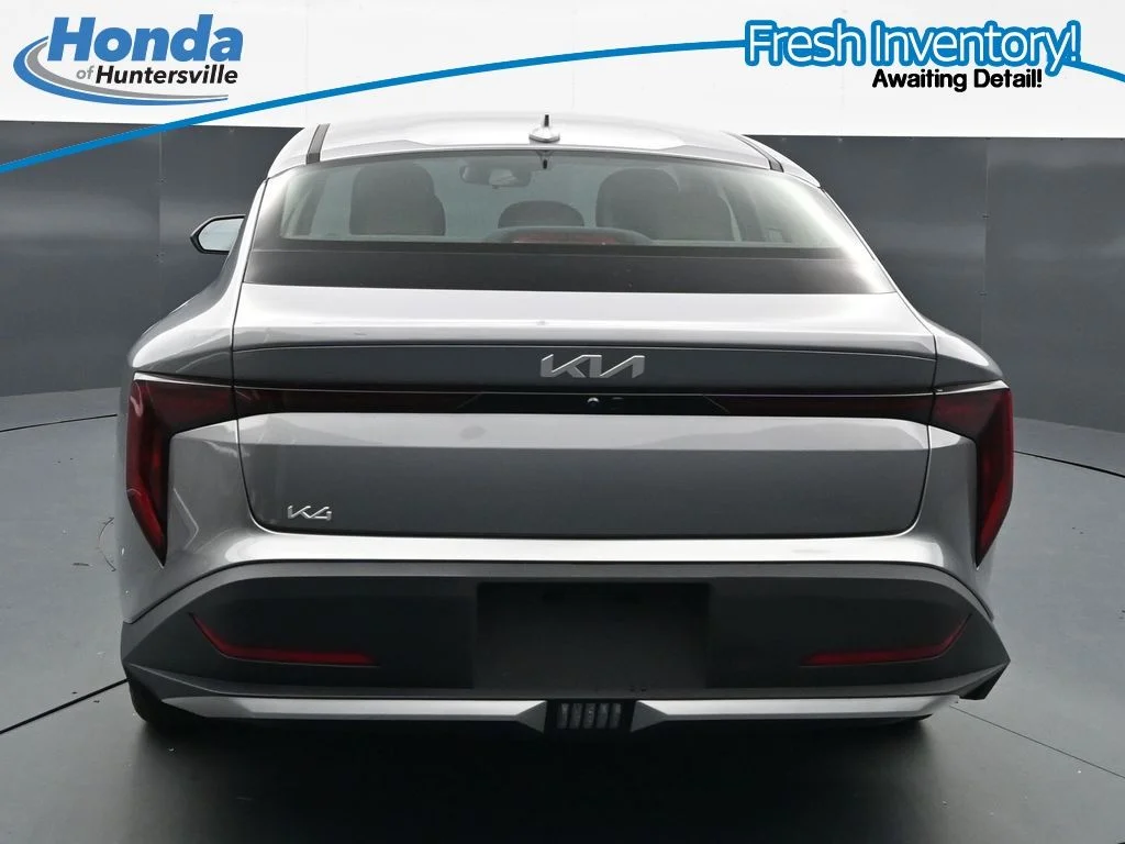 2025 Kia K4 LXS - Photo 8