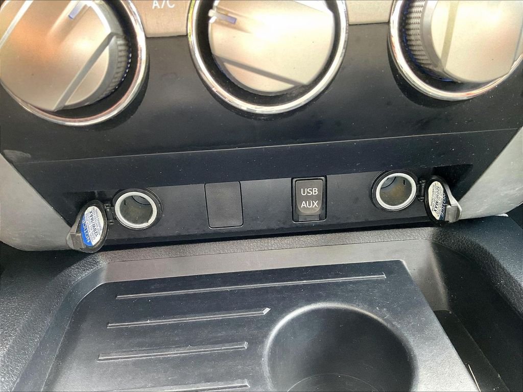Used 2018 Silver Toyota SR5 image 12