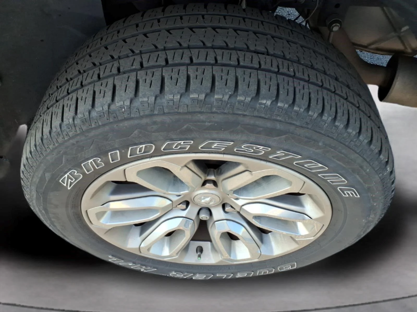 Used 2023 Diamond Black Crystal Pearlcoat Ram Laramie image 12