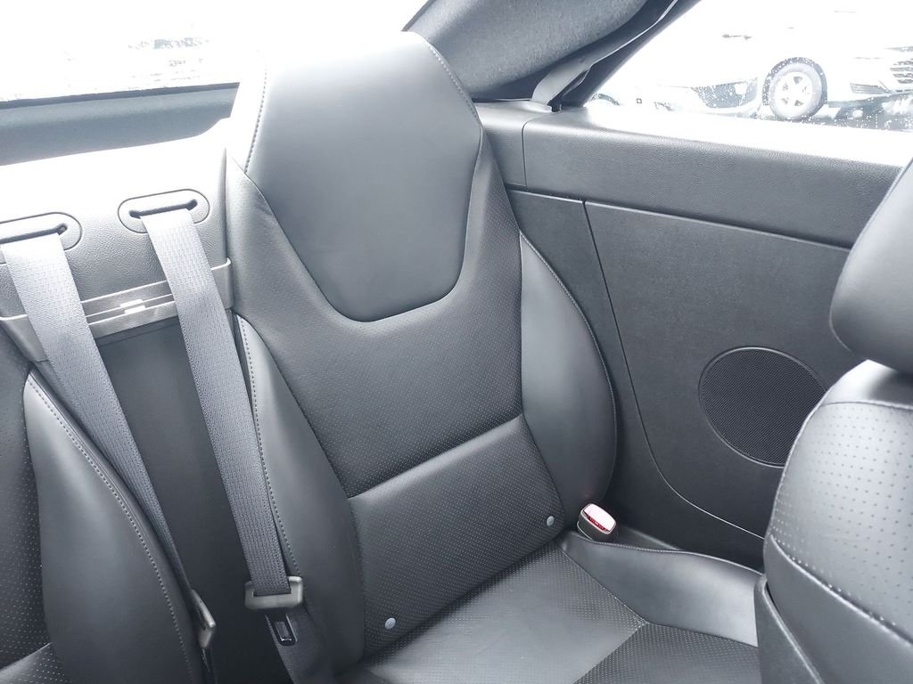 Used 2008 Silver Pontiac GT image 14