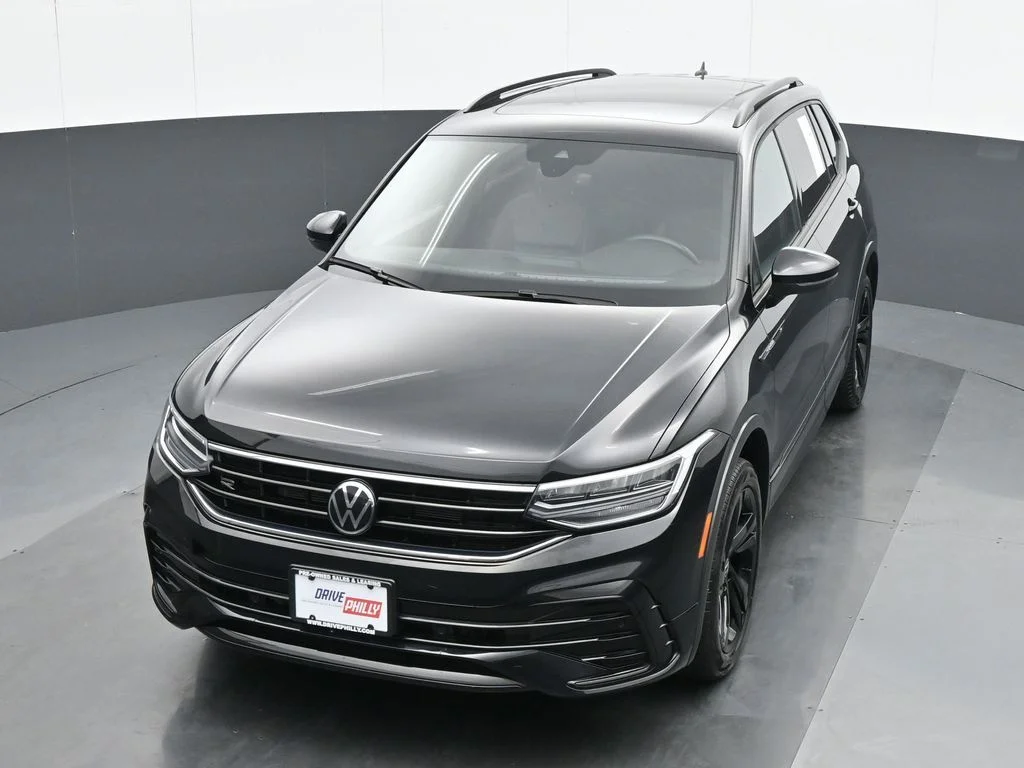 Used 2024 Black Volkswagen 2.0T SE R-Line Black image 16