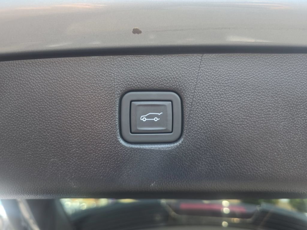 Used 2025 Sterling Gray Metallic Chevrolet RS image 26