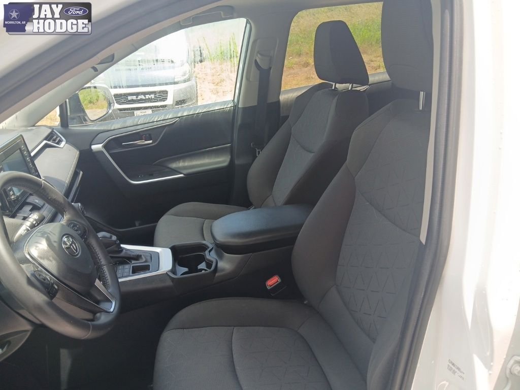 Used 2021 White Toyota XLE image 35