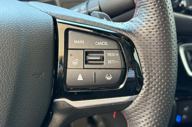 Used 2025 Platinum White Honda Black Edition image 31