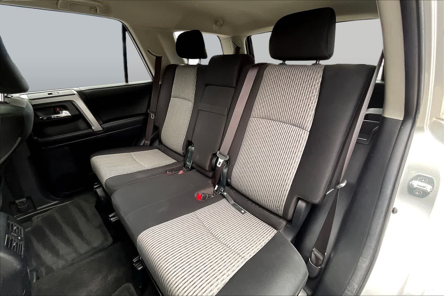 Used 2023 Classic Silver Metallic Toyota SR5 image 20
