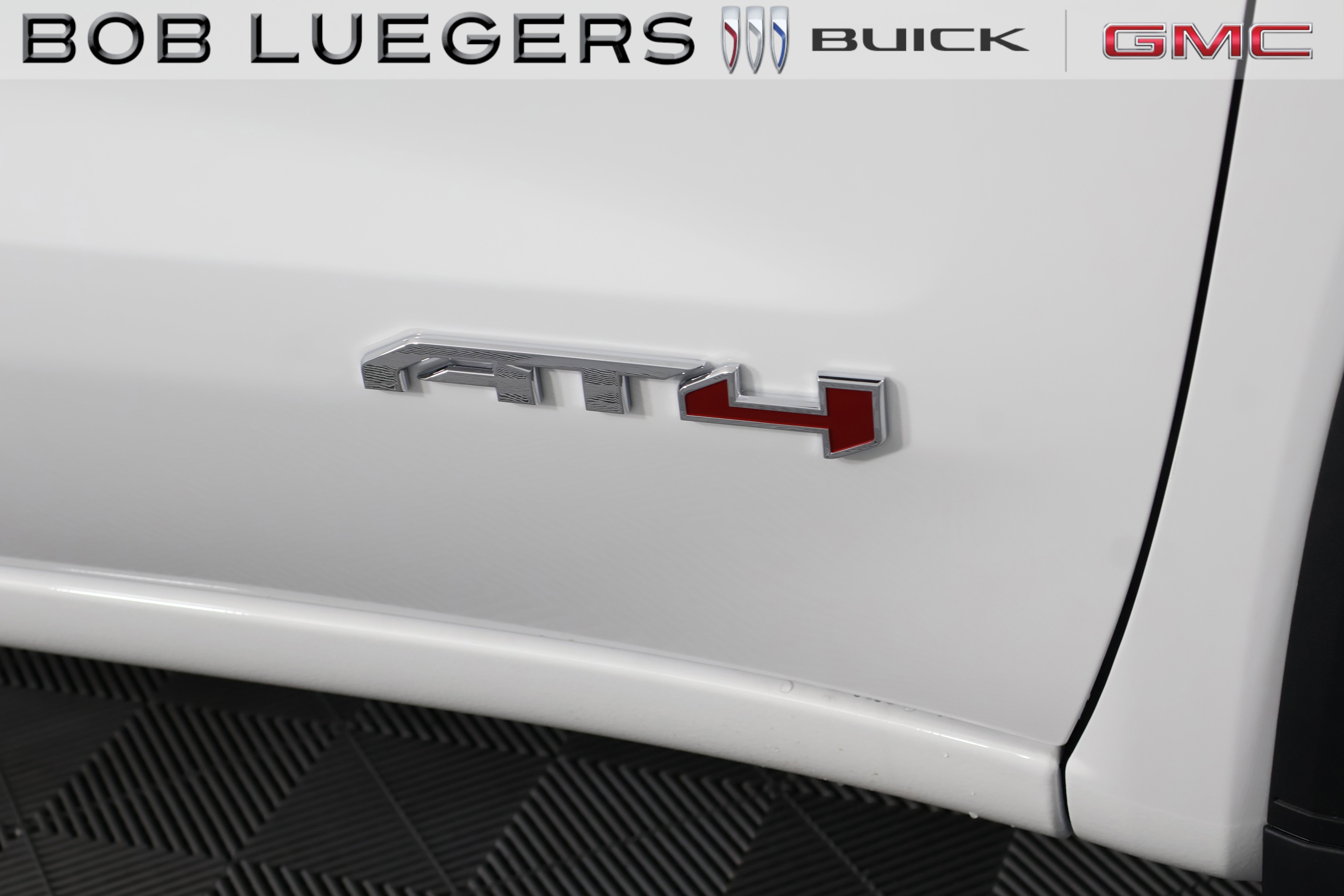 New 2026 Summit White GMC AT4 image 3