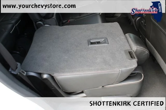 Used 2023 White GMC Denali image 16