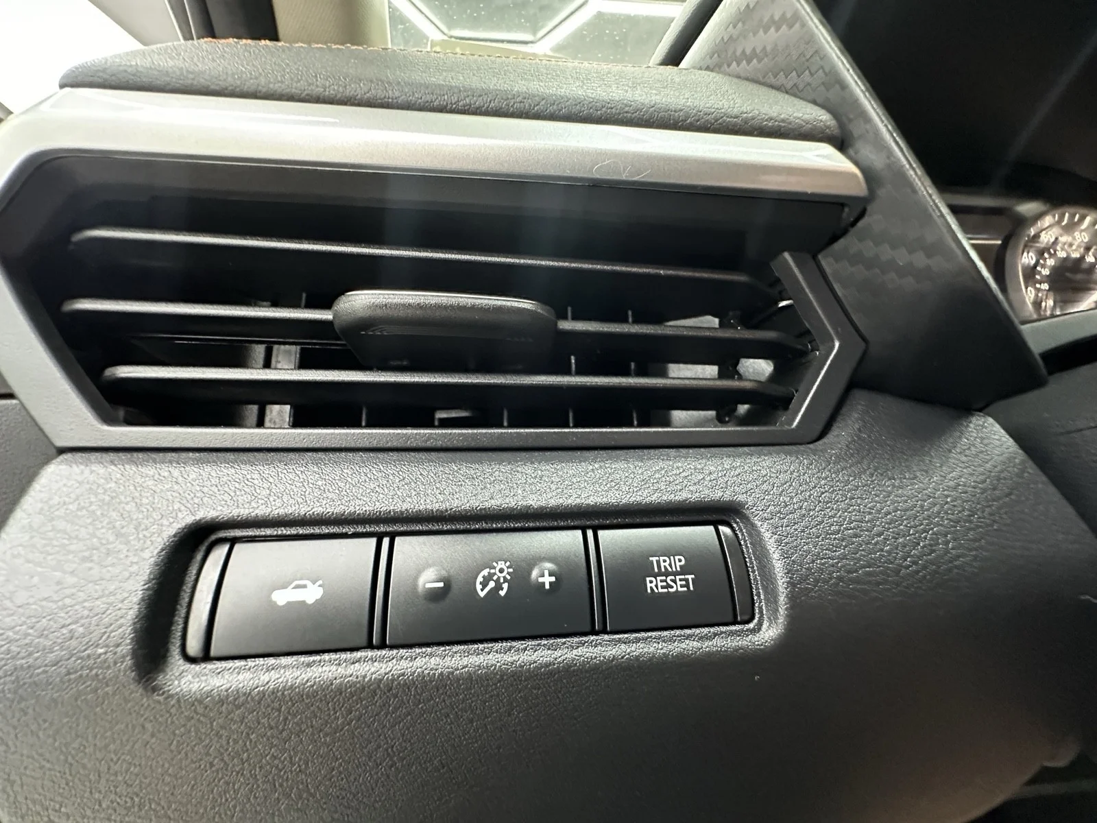 Used 2022 Gun Metallic Nissan 2.5 SR image 23