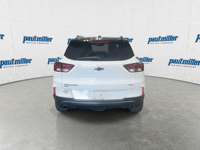 Used 2022 Summit White Chevrolet RS image 9