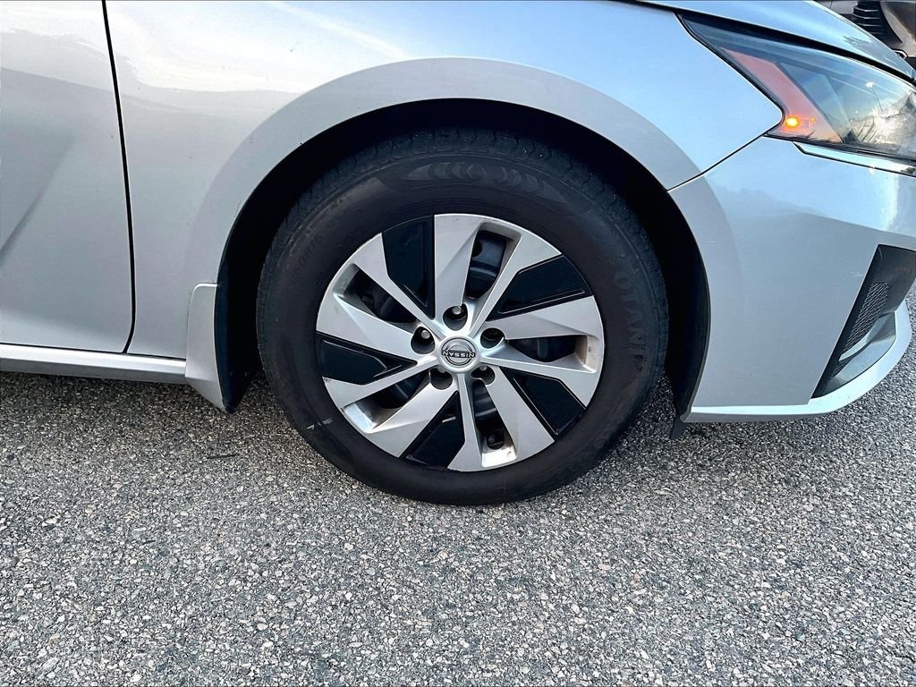 Used 2023 Silver Nissan 2.5 S image 7