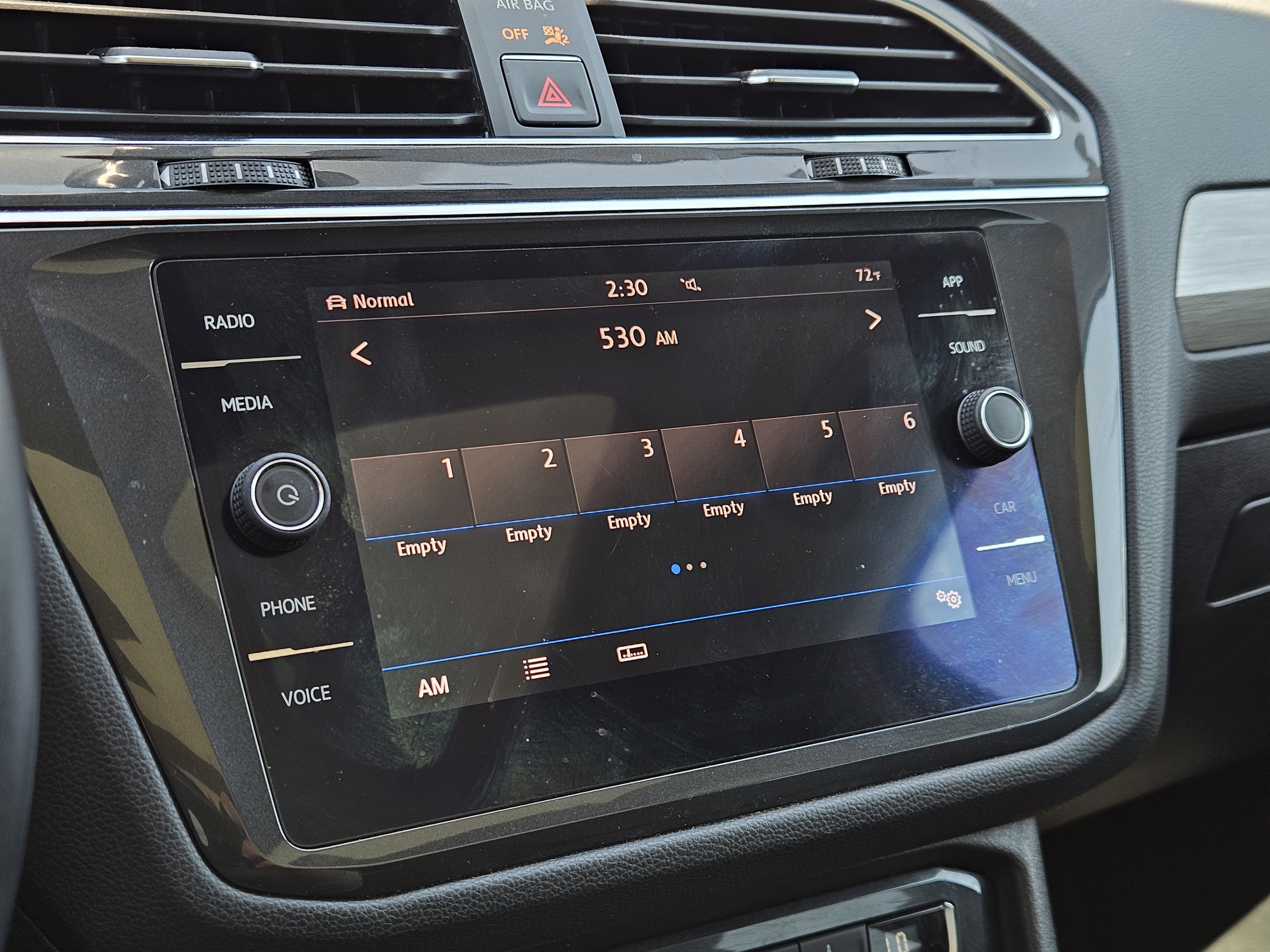 Used 2018 GRAY Volkswagen 2.0T SE 4Motion image 18