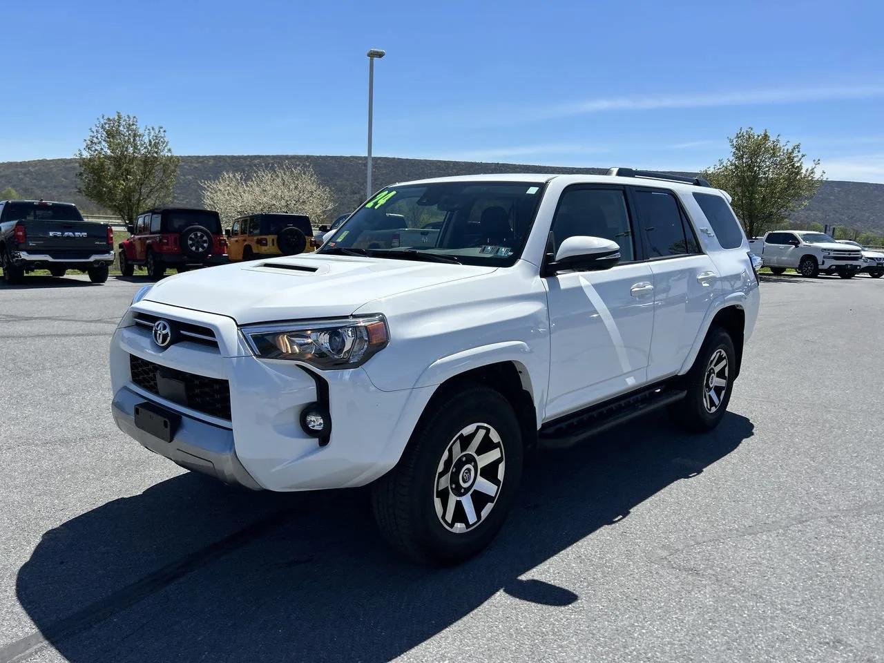 Used 2024  Toyota  image 3