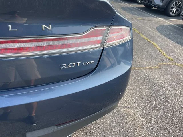 Used 2019 Blue Lincoln Reserve image 5