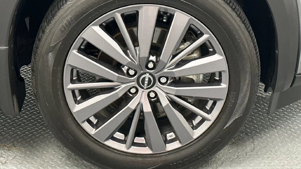 Used 2023 Gray Nissan SL image 22
