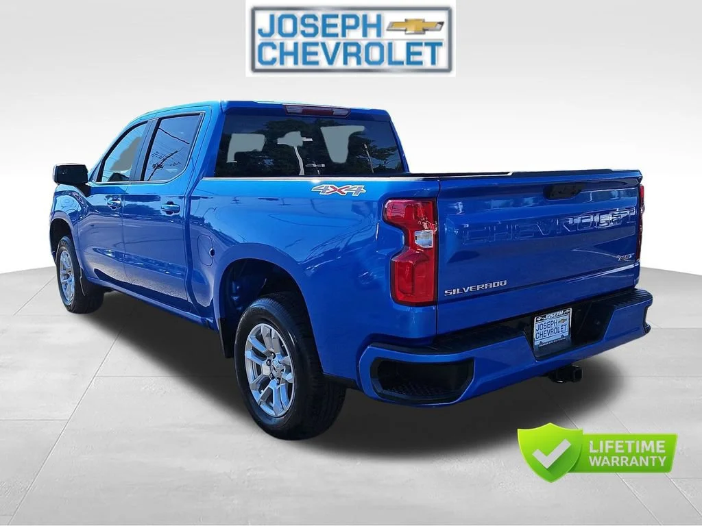 Used 2026 Riptide Blue Metallic Chevrolet RST image 3