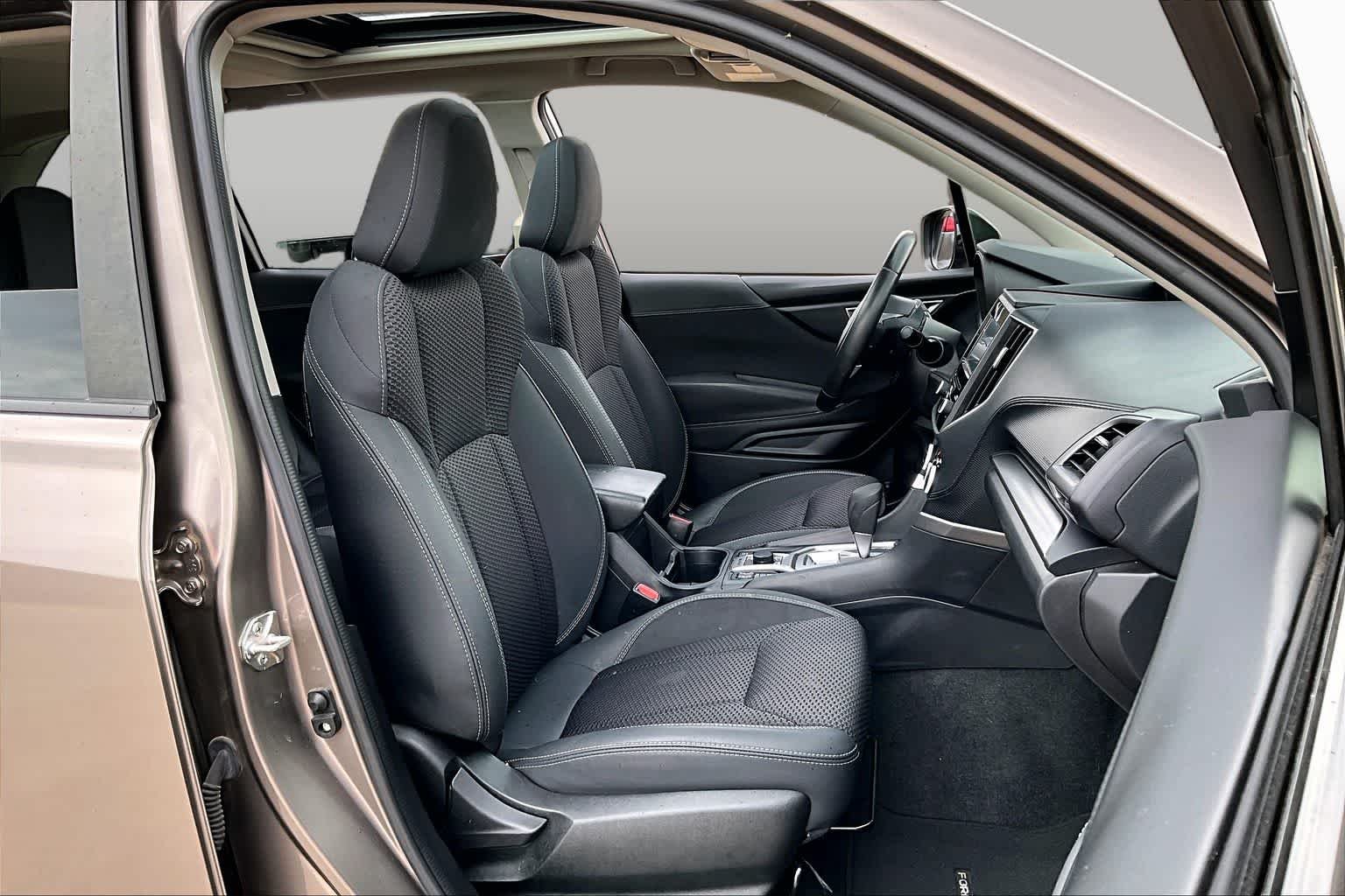 Used 2023 Brilliant Bronze Metallic Subaru Premium image 9