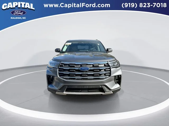Used 2025 Gray Ford Active image 3