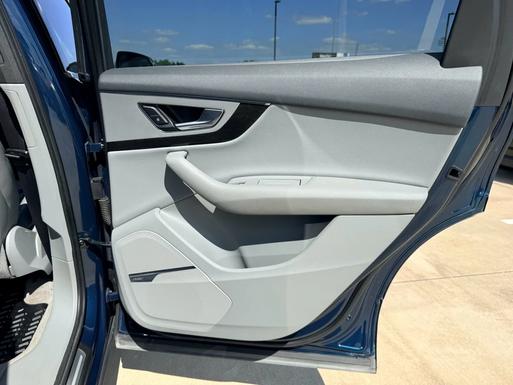 Used 2018 Ink Blue Metallic Audi Premium Plus image 25