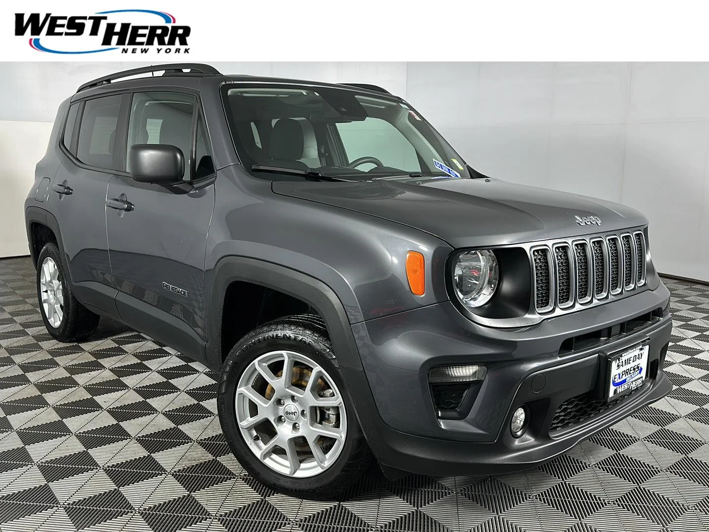 Used 2022 Graphite Gray Jeep Latitude image 1