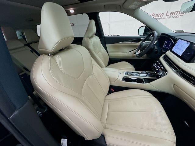 Used 2023 Mineral INFINITI LUXE image 30