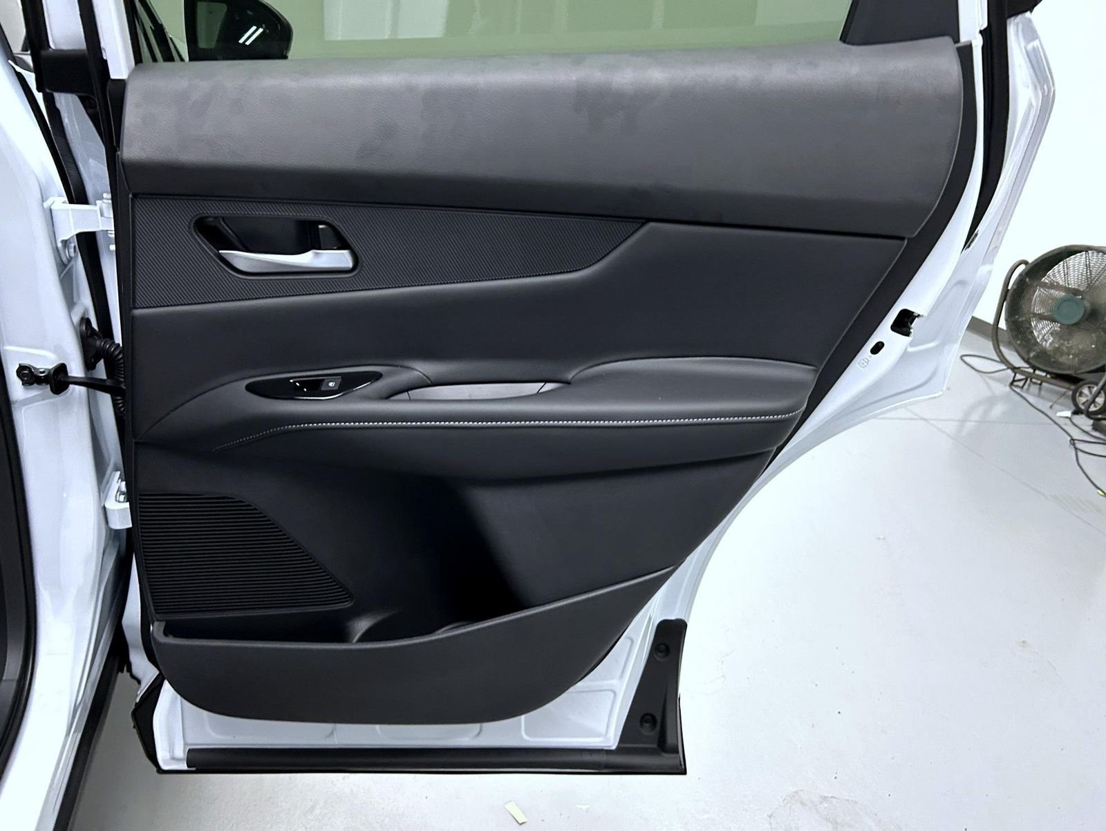 New 2026 White Nissan SL image 17