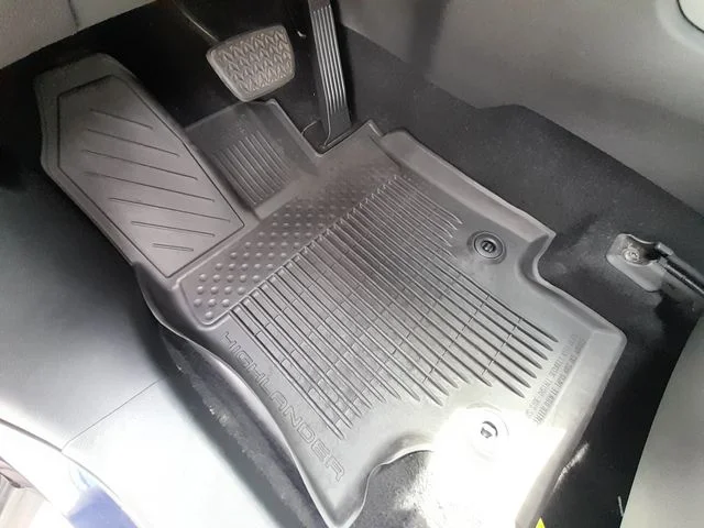 Used 2021  Toyota XLE image 37