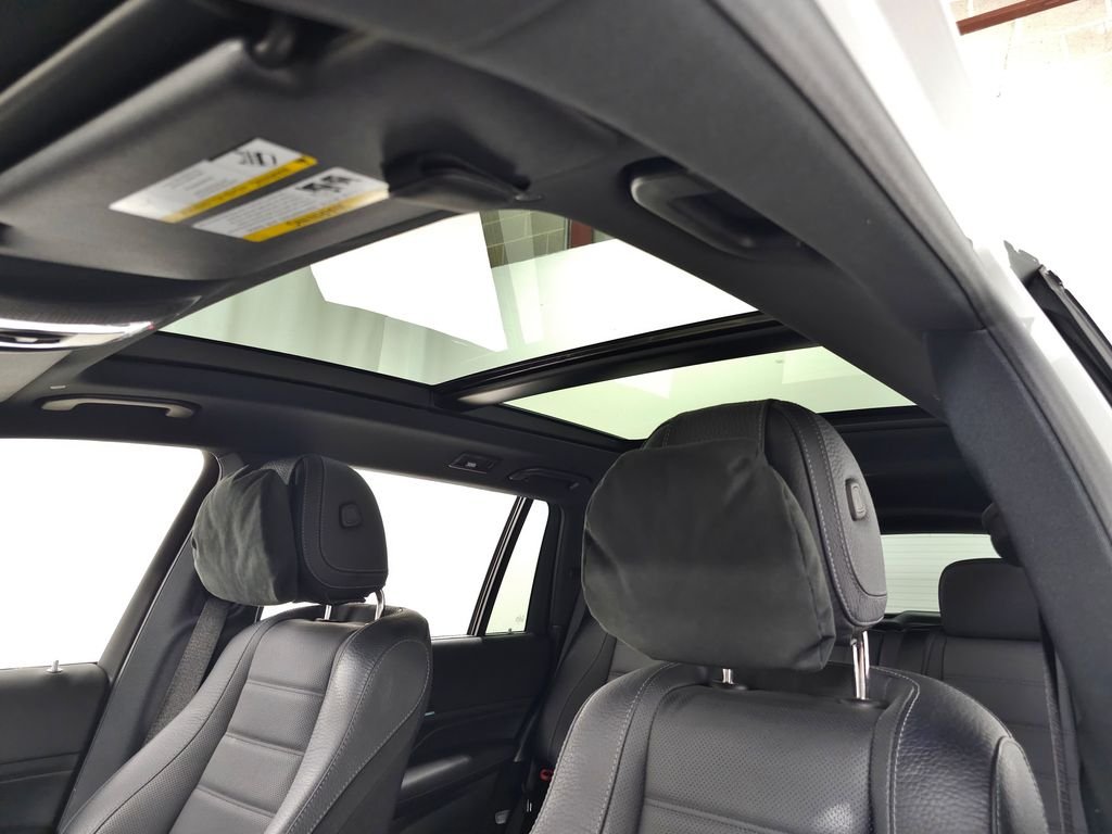 Used 2025 White Mercedes-Benz GLS 580 image 20