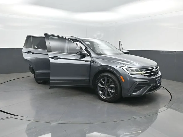 Used 2022 Gray Volkswagen 2.0T SE image 43