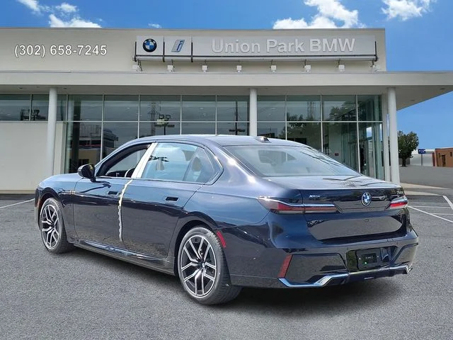 2026 BMW 7 Series 750e - Photo 6