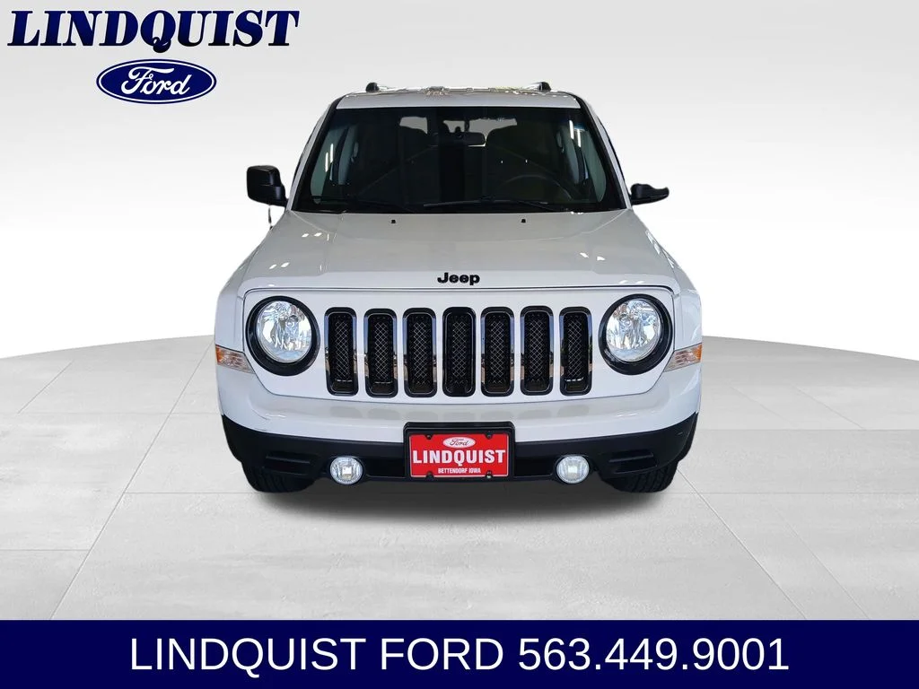 Used 2015 Bright White Clearcoat Jeep Sport image 8