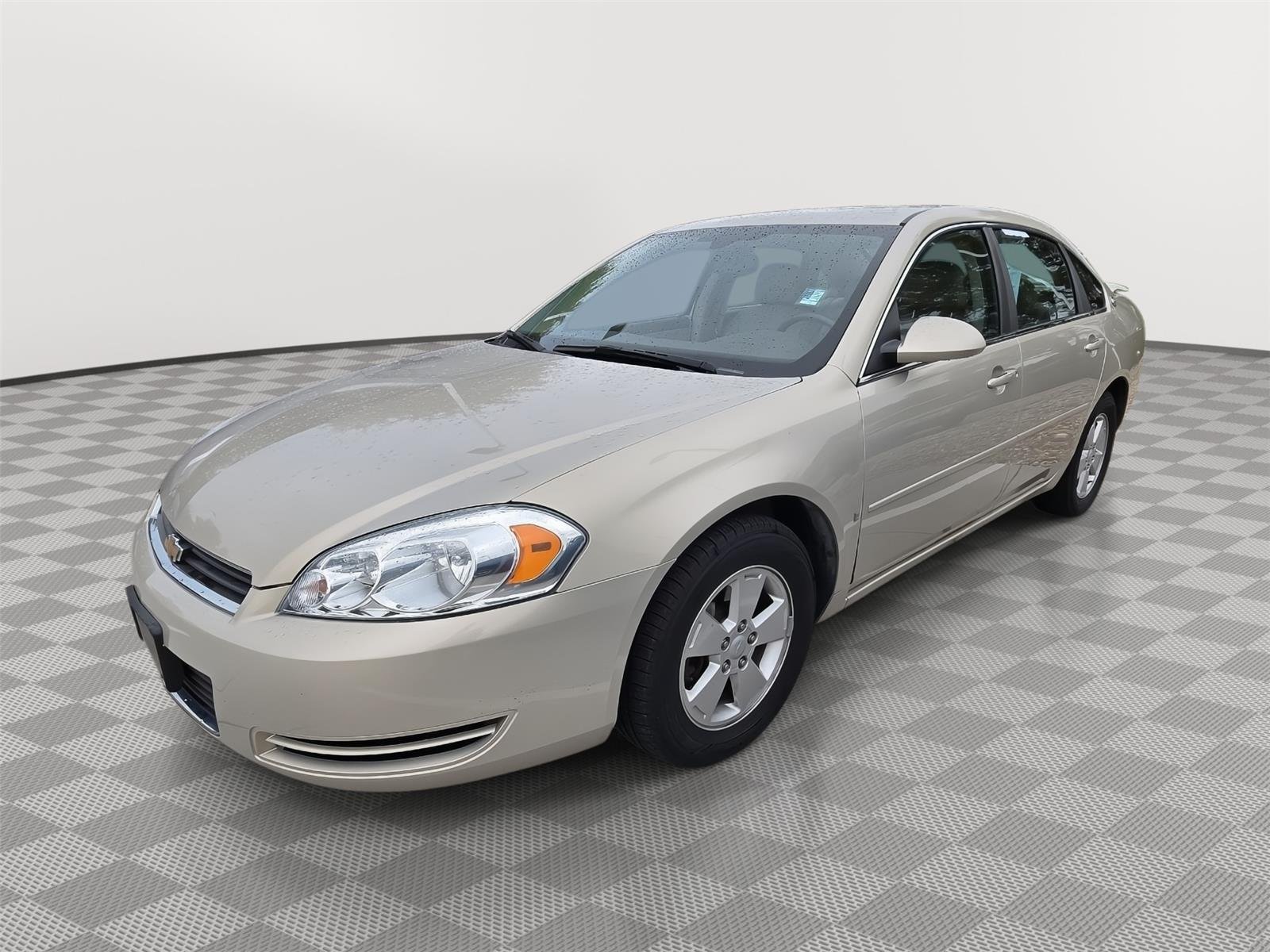 Used 2008 Gold Mist Metallic Chevrolet LT image 3