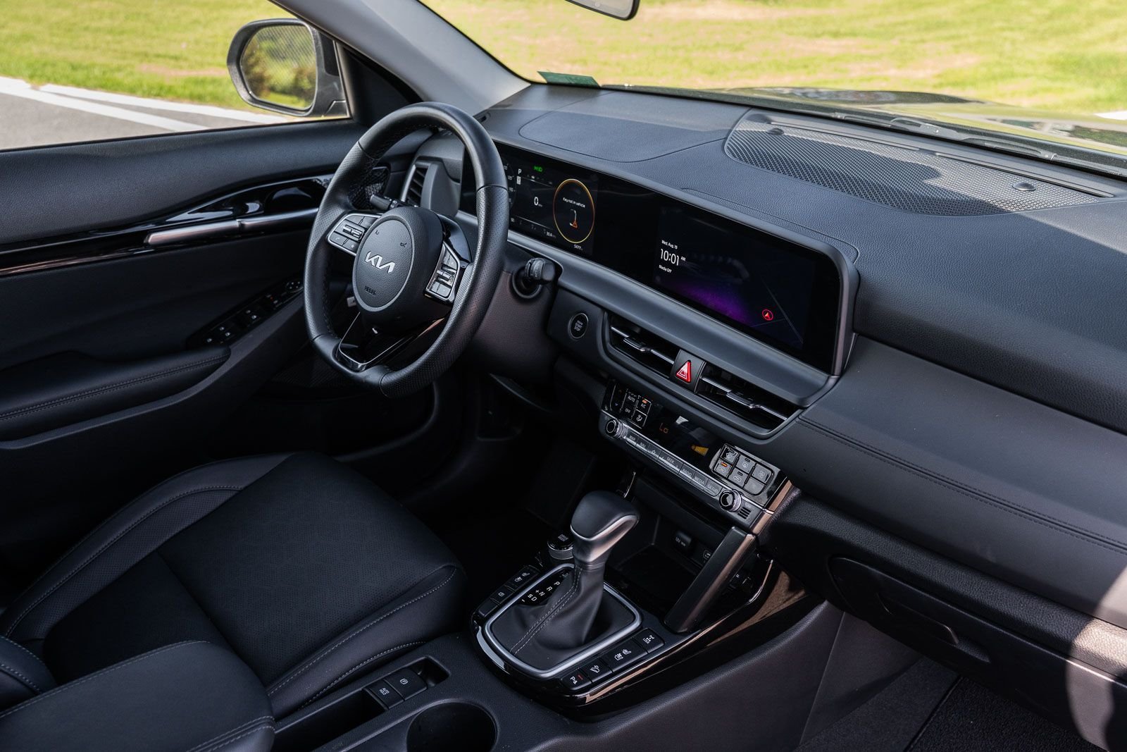 Used 2026 Black Kia SX image 12