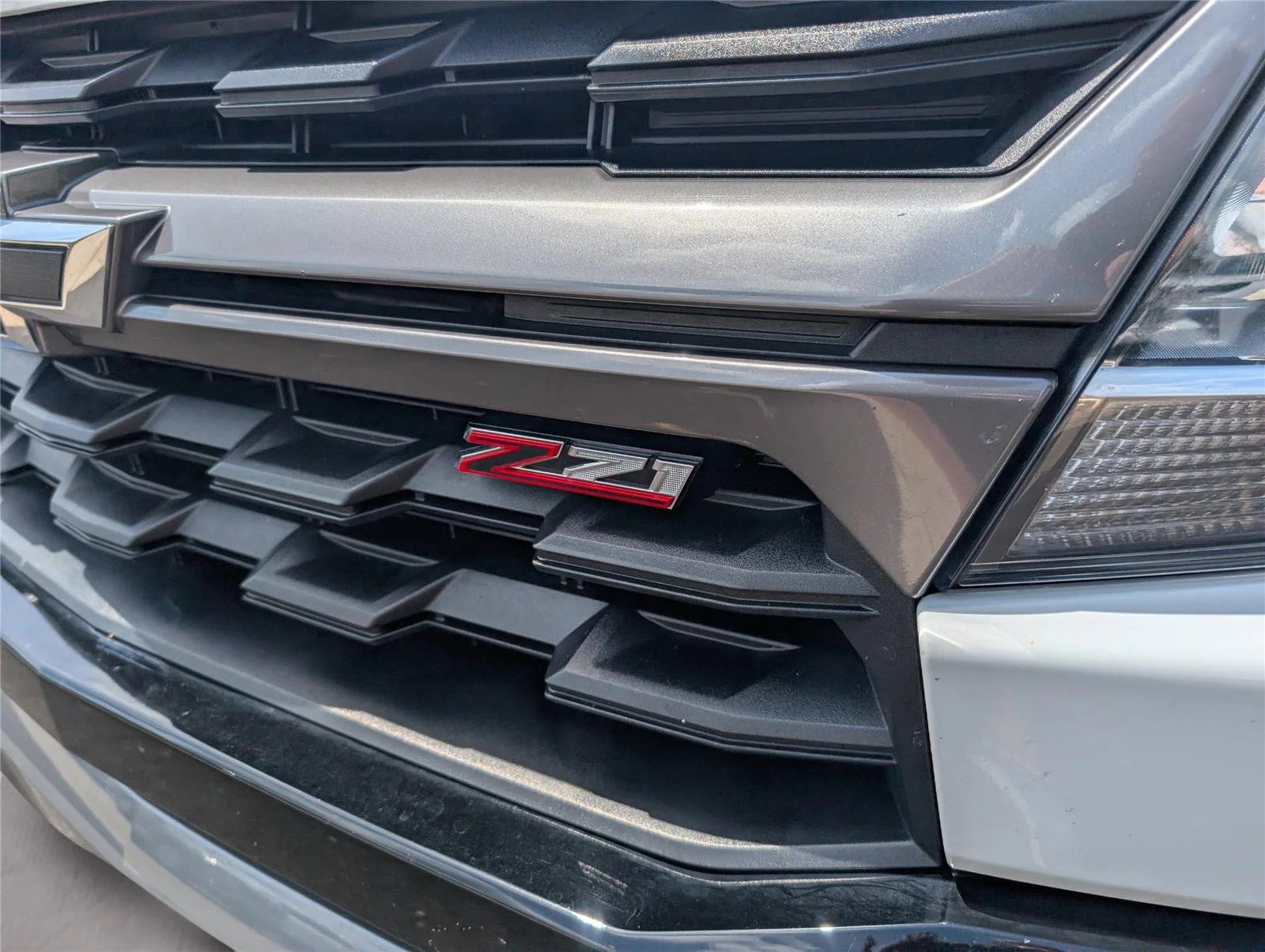 Used 2022 Summit White Chevrolet Z71 image 37