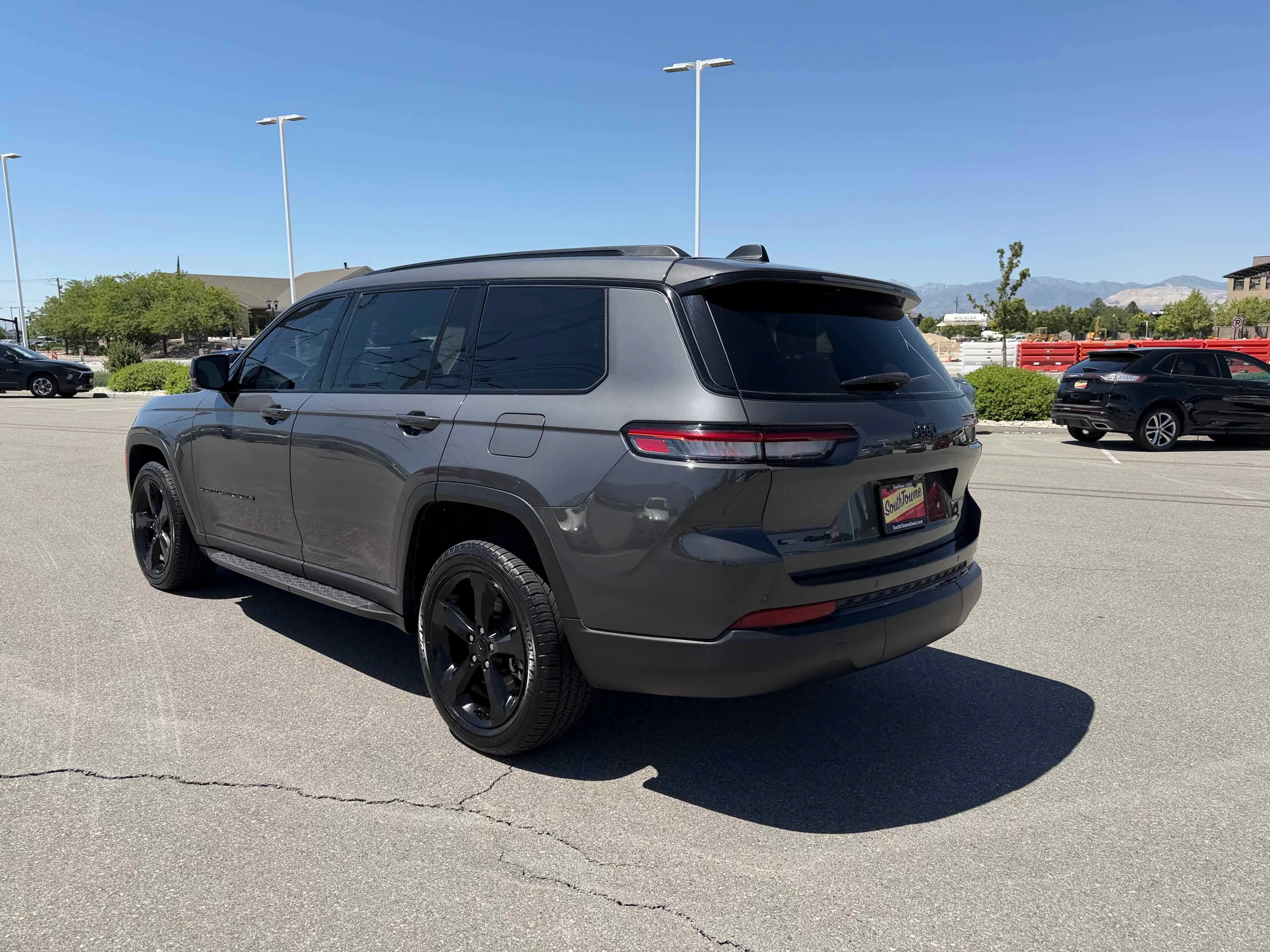 Used 2021 Baltic Gray Metallic Clearcoat Jeep Altitude image 5