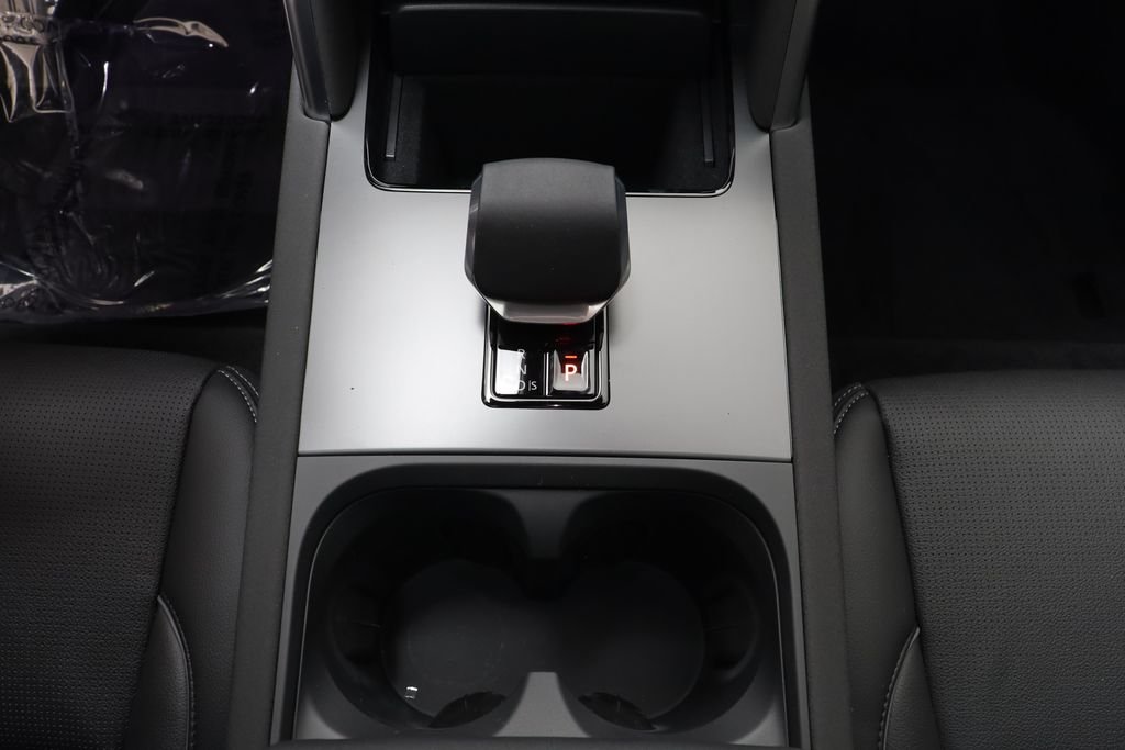 New 2026 Fuji White LAND ROVER Landmark Edition image 14