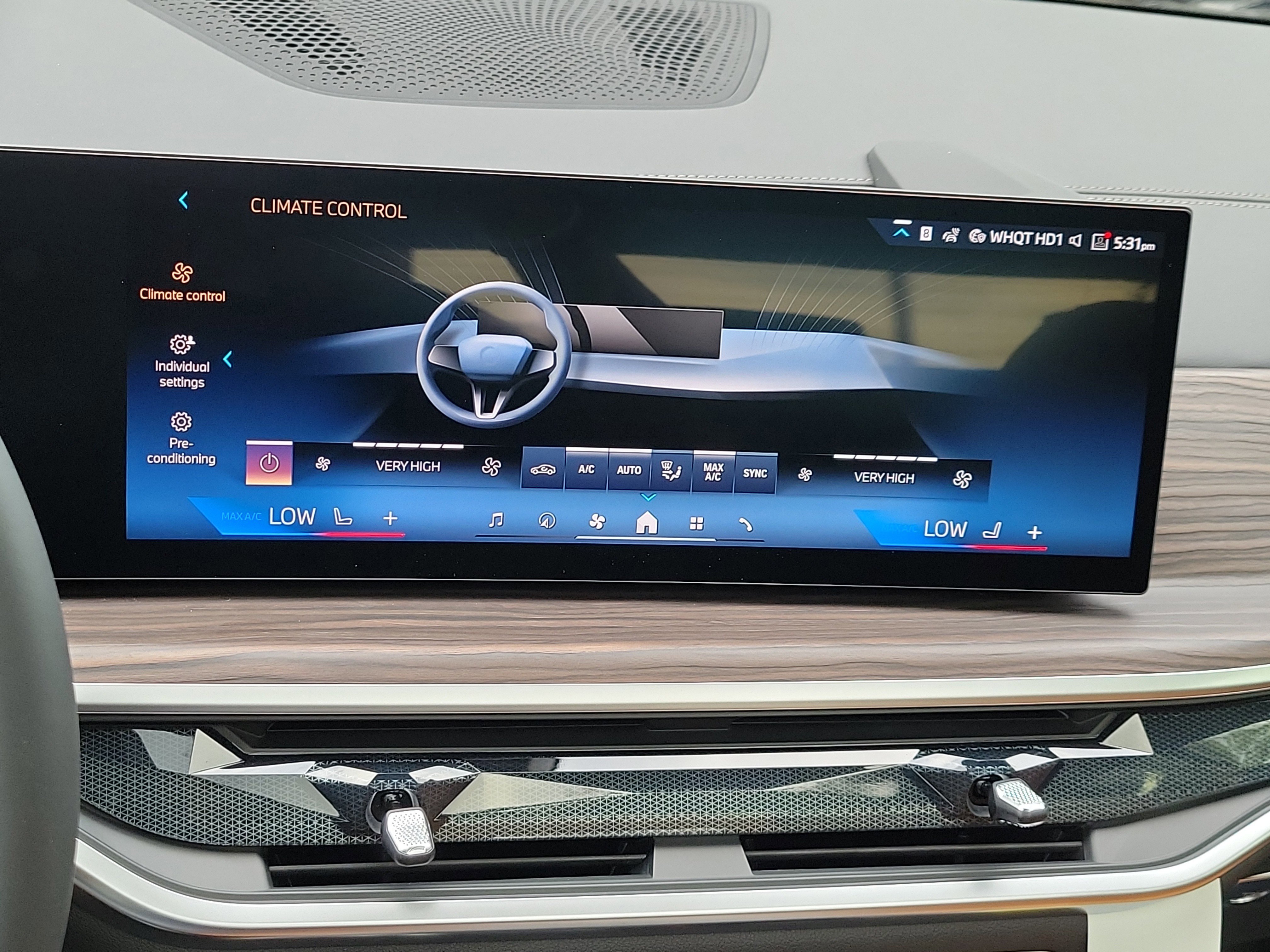New 2026 Alpine White BMW sDrive40i image 25