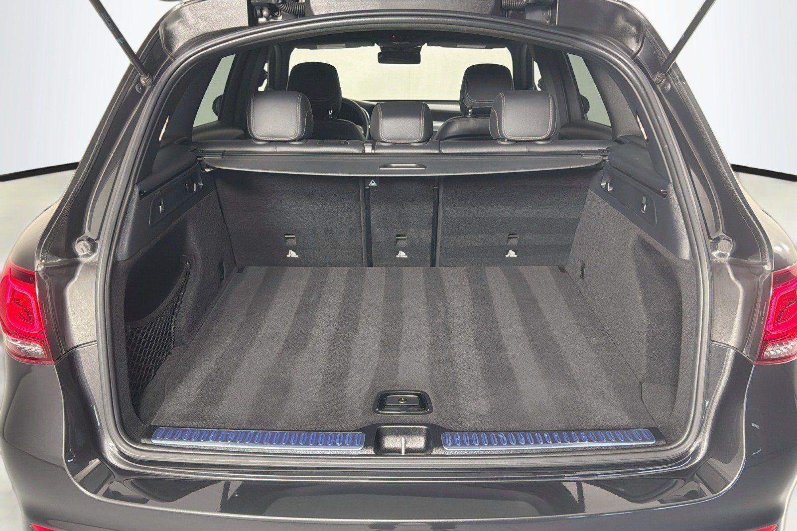Used 2022 Graphite Grey Metallic Mercedes-Benz 300 image 23