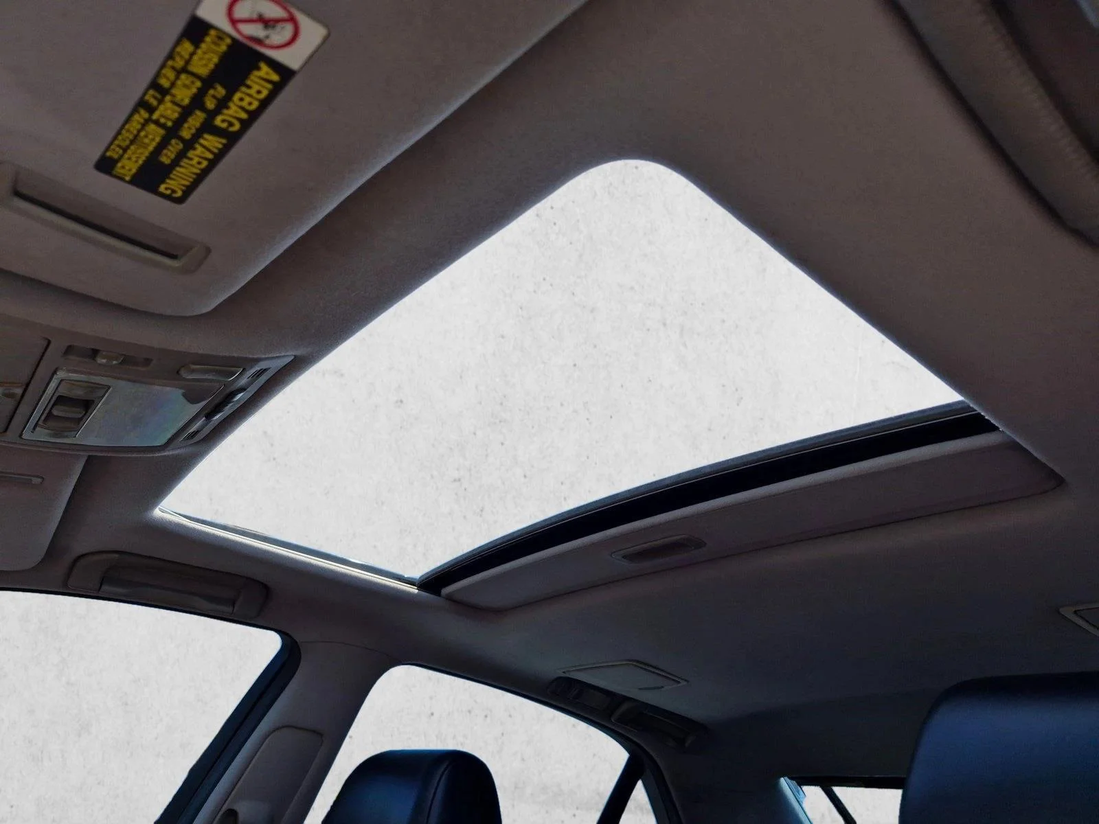 Used 2004 Silver/Gray Lexus  image 15