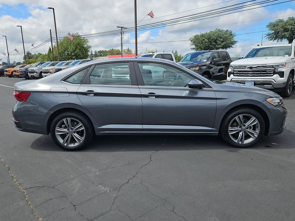 Used 2024 Platinum Gray Metallic Volkswagen 1.5T SE image 7